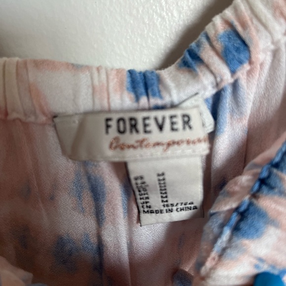 Women’s romper size M - Picture 2 of 2